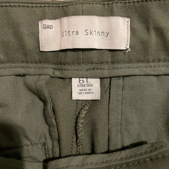 Gap ultra skinny olive green pants! - Picture 3 of 4